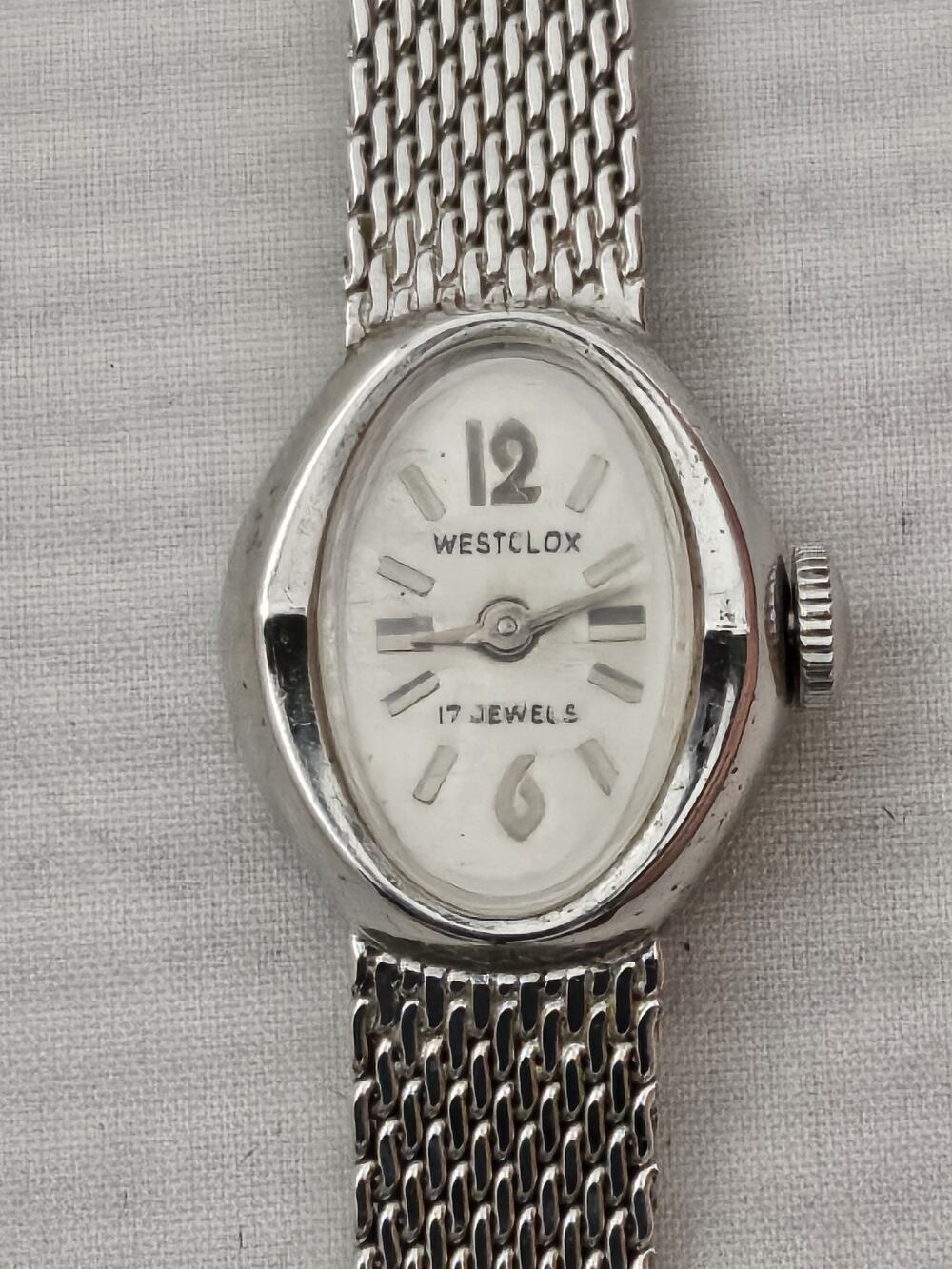 Ladies Vintage Westclox 17 Jewel Manual Wind Watch Runs Very Nice Band
